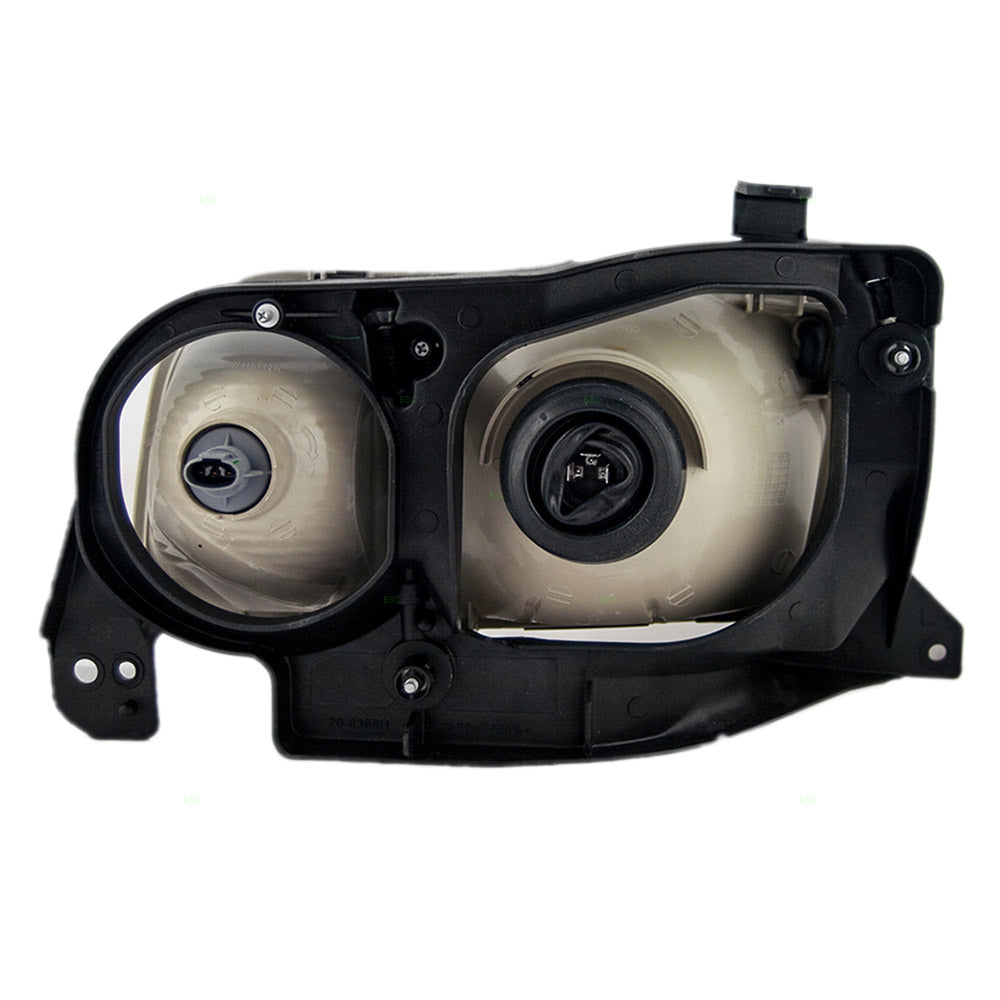 Brock Replacement Driver Headlight Compatible with 1999-2004 Tracker 91174687