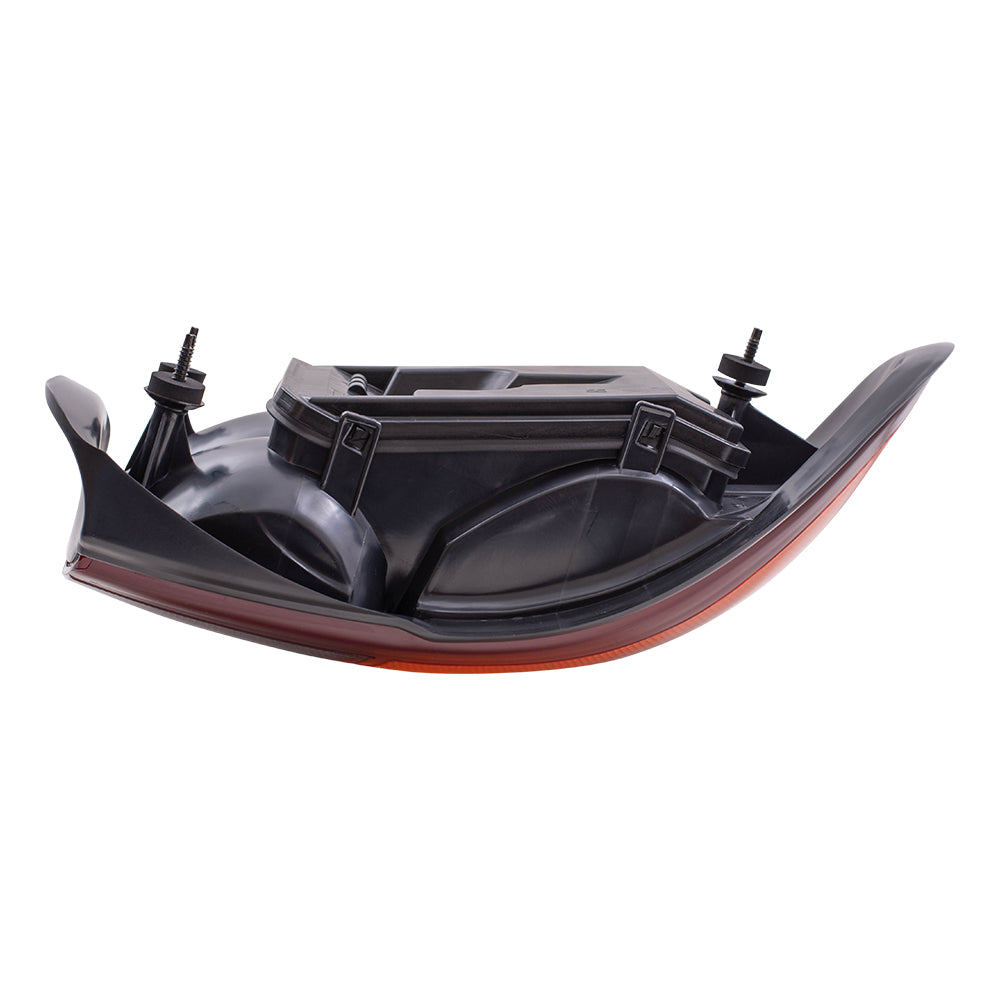 Brock Replacement Passenger Side Tail Light Assembly with Circuit Board Quarter Mounted Compatible with 1997-2003 Malibu 15894726