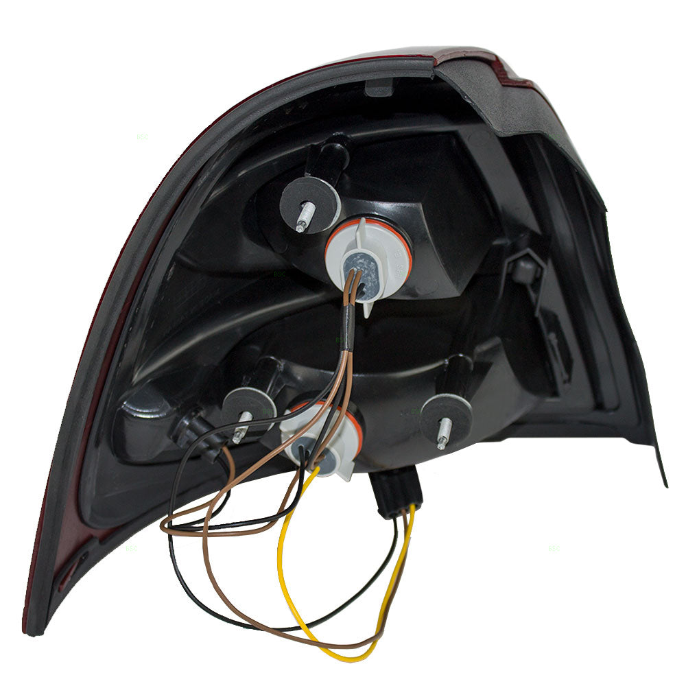 Brock Replacement Passenger Tail Light Compatible with 2004-2008 Grand Prix 25851406