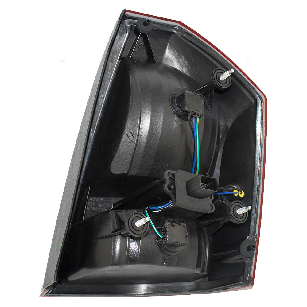 Tail Light for 2005-2007 300 2.7L/3.5L for 4805851AE Left