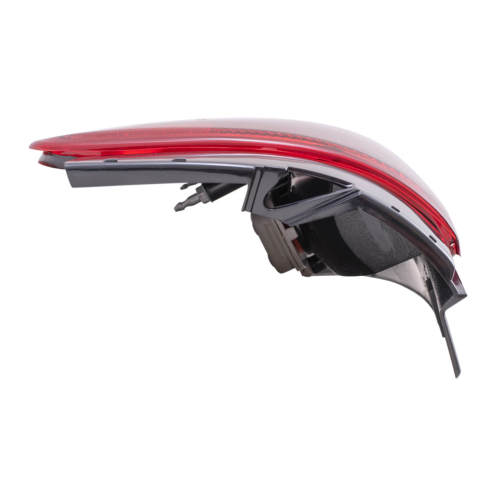 Brock Replacement Driver Tail Light with Connector Plate Compatible with 2002-2009 Envoy 2002-2006 Envoy XL 15131576