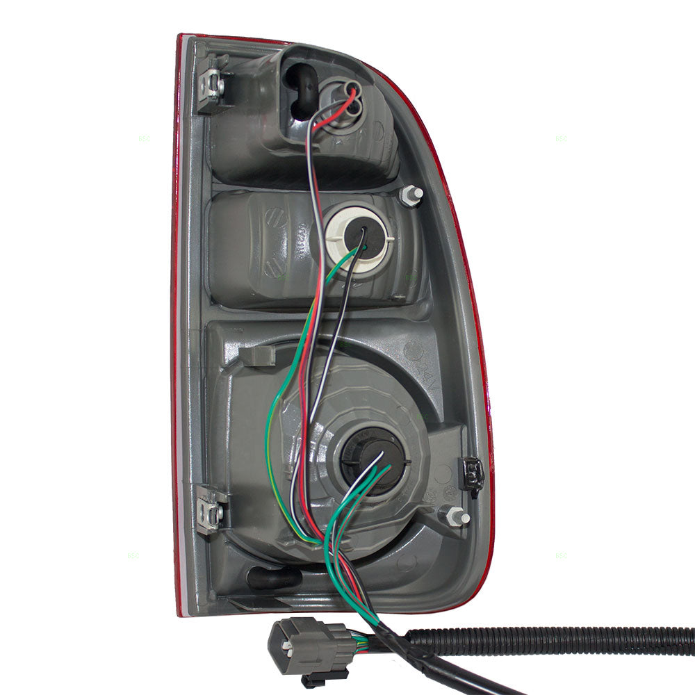 Brock Replacement Drivers Taillight Tail Lamp with Clear Red Lens Compatible with 00-06 Pickup Truck 815600C060