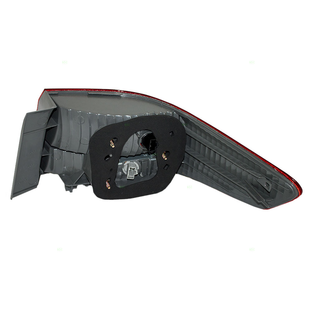 Brock Replacement Drivers Taillight Tail Lamp Compatible with 03-04 Accord 33551-SDA-A01